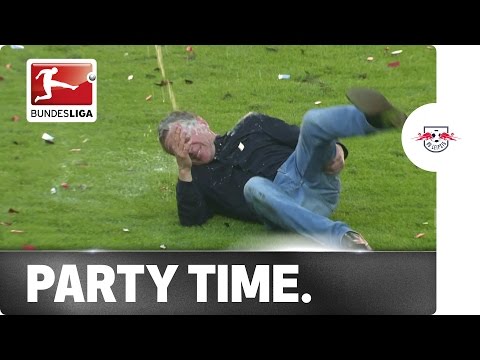 إصابة مدرب ألماني بشد في العضلة الخلفية