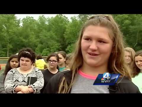 مسنة عمرها 100 عام تحطم الرقم القياسي في سباق 100 متر