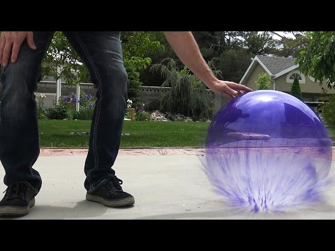 شاهد ما يحدث عند وضع النيتروجين السائل في بالون