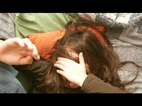 فنان مغربي يغتصب طفلته ويتسبب في حملها