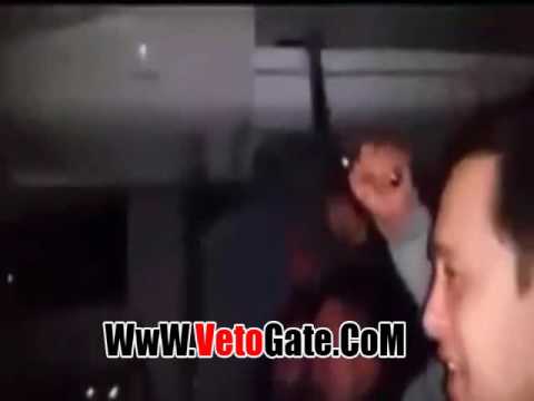 بالفيديو شاهد جماهير تركيا ترفع السيوف