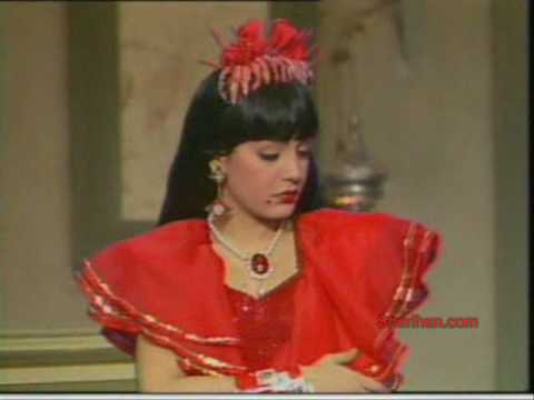 حليمة تغني للتجار في ليالي حليمة فطيمة كريمة