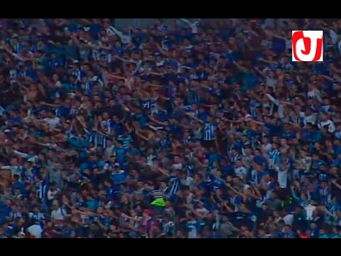 أجواء احتفالية هستيرية على مدرجات ملعب طنجة الكبير