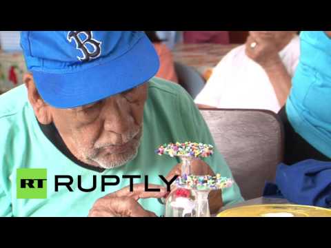 مسن يستعد لدخول موسوعة جينيس للأرقام القياسية كأكبر معمر