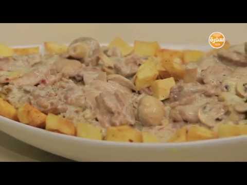 فتة دجاج بكريمة الدجاج