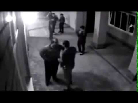 رجل يعتدي على 10 أشخاص تحرشوا بزوجته