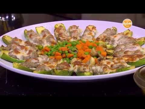 طريقة عمل قوارب الكوسة بالدجاج