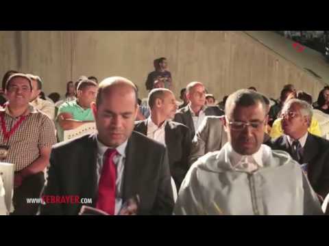 شاهد لحظة تكريم رئيس الجوق الملكي في وليلي