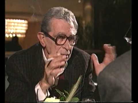 شاهد الذكرى الثامنة لرحيل المخرج العالمي يوسف شاهين