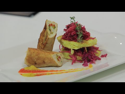 بالفيديو طريقة عمل الدجاج المحشو بالجمبري وصوص الفلفل المشوي