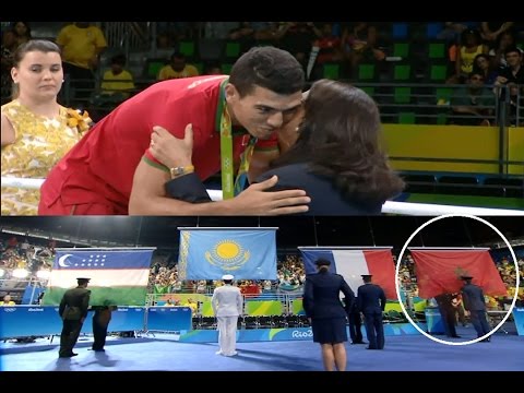 بالفيديو لحظة تتويج الملاكم المغربي محمد ربيعي من قبل نوال المتوكل