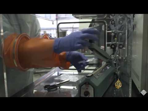 بالفيديو باحثون أميركيون يصنعون مواد تغليف طعام قابلة للأكل