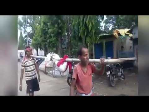 شاهد عاملان يكسران جثة امرأة لوضعها في كيس صغير