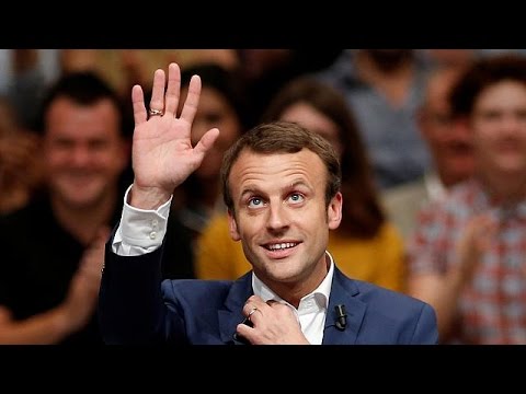 وزير الاقتصاد الفرنسي يستقيل من منصبه ليترشح للانتخابات الرئاسية