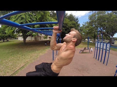 أميركي يولد بلا ذراع فيتحول إلى بطل