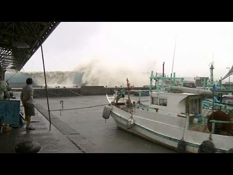 بالفيديو حالة طوارىء في تايوان بسبب إعصار ميرانتي