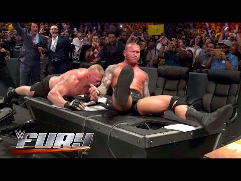 أبرز 15 ضربة للمصارعين فشلت في تحطيم الطاولة