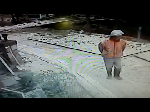 عامل ينجو بأعجوبة من انفجار أنبوبة مياه