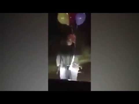 ضرب شاب حاول إخافة بعض الأشخاص في أميركا