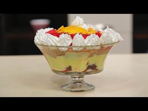 طريقة عمل ترايفل فواكه  بواقي كيك