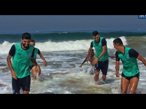 شاهد تدريبات فريق اتحاد طنجة المغربي على الشاطئ
