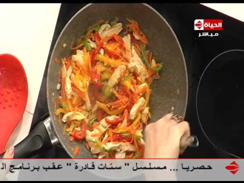 بالفيديو طريقة عمل صينية البطاطس المبشورة بالدجاج