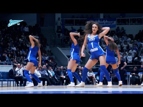 أداء مذهل لفريق المشجعات يلهب حماس اللاعبين والجماهير