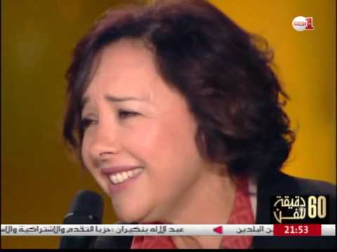 كريمة الصقلي تؤدي الآذان بصوتها الرائع