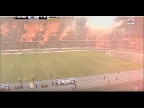 بالفيديو جماهير طنجة تردد النشيد الوطني وتقرأ الفاتحة ترحمًا على محسن فكري