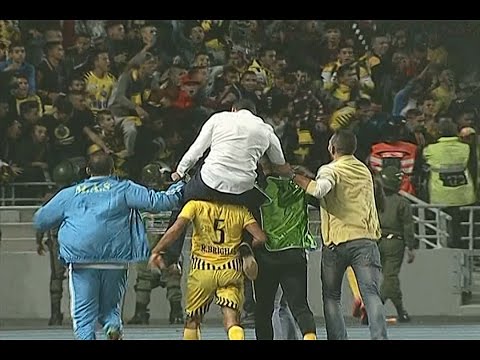 بالفيديو فرحة لاعبي و جماهير المغرب الفاسي بعد التأهل إلى نهائي كاس العرش