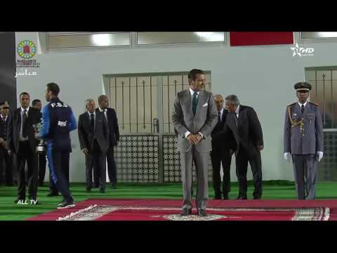 شاهد الأمير مولاي رشيد يسلم كأس العرش لـالمغرب الفاسي والجيش الملكي إناث