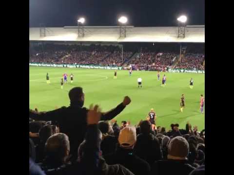 بالفيديو  جماهير نادي مانشستر سيتي يتغنّون بالإيفواري يايا توريه