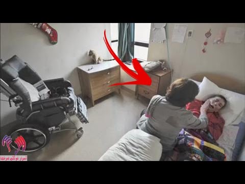 شاهد  شخص يضع كاميرا لمراقبة أمه في دار للمسنين