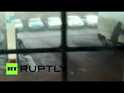 لص يدهس رجلًا بعد سرقة سيارته