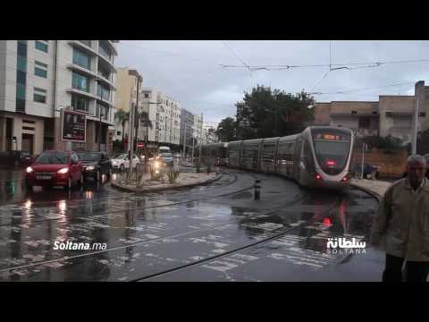شاهد مياه الأمطار تغمر شوارع الرباط