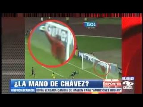 شاهد ظهور 5 أشباح في ملاعب كرة القدم