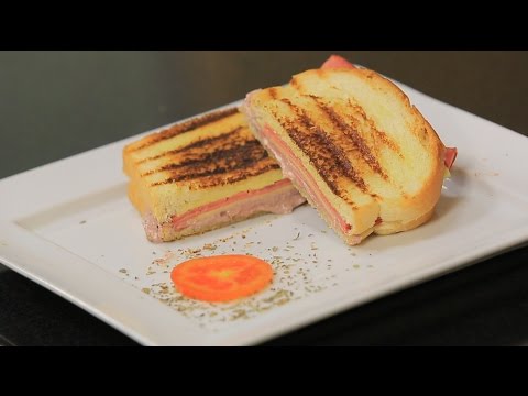 شاهد إعداد سندوتش لانشون بالجبنة