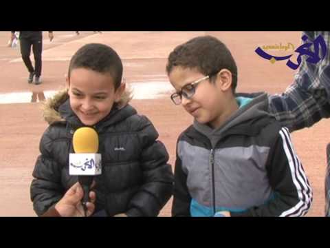 شاهد أطفال يحتفلون أثناء مباراة الوداد والرجاء