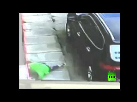 نجاة طفل من الموت بعد سقوطه من الدور الثالث