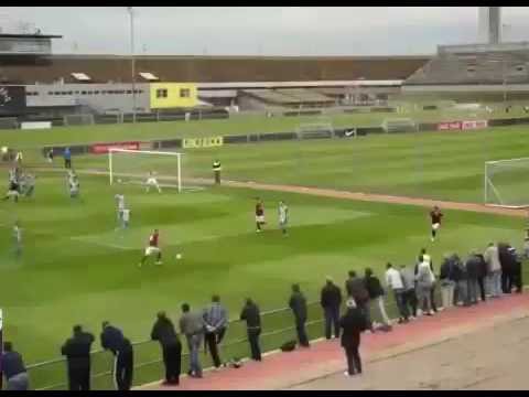 شاهد لاعب متميز يسجل هدف عالمي غريب