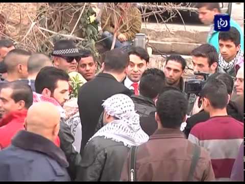 فلسطيني يستغل عيد الحب لتسليط الضوء على قضيته