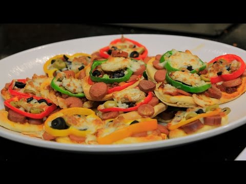 شاهد طريقة عمل ميني بيتزا بالسوسيس والجبنة