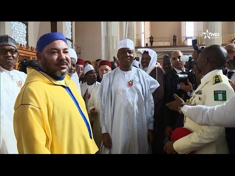 شاهد الملك محمد السادس يهدي جمهورية نيجيريا 10 ألاف نسخة من المصحف الكريم