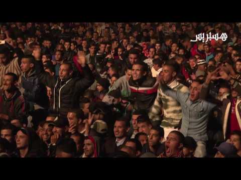 شاهد سينما في جامع الفنا وسط الاحتجاجات