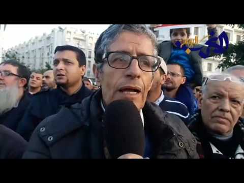 شاهد خروج العشرات رافعين صور محسن فكري في مدينة الدار البيضاء