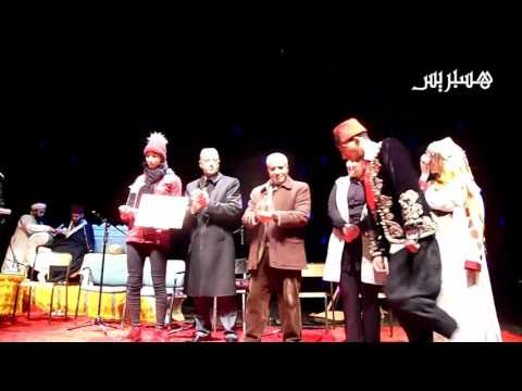 دعم طفلة مريضة في منطقة الحاجب