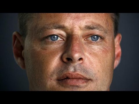 مقاتل أسترالي سابق لدى القاعدة يؤلّف كتابًا