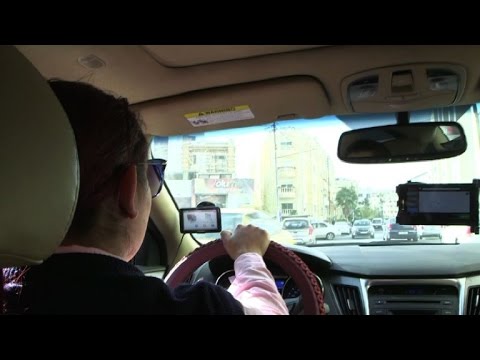 بالفيديو  تاكسي وردي للنساء