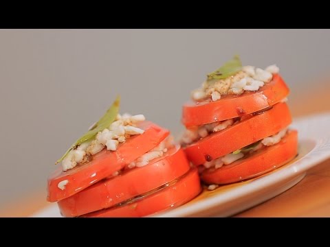 طريقة عمل ومقادير سلطة طماطم بالموتزريلا