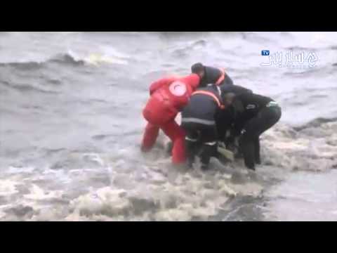 إنتشال جثة مهاجر أفريقي